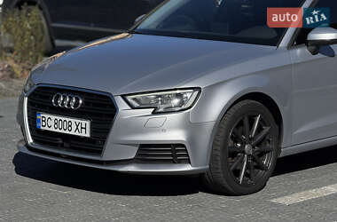 Хэтчбек Audi A3 2018 в 