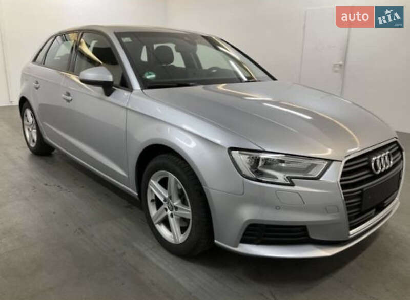 Хэтчбек Audi A3 2018 в Львове