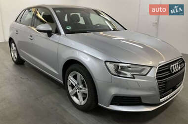 Хэтчбек Audi A3 2018 в 