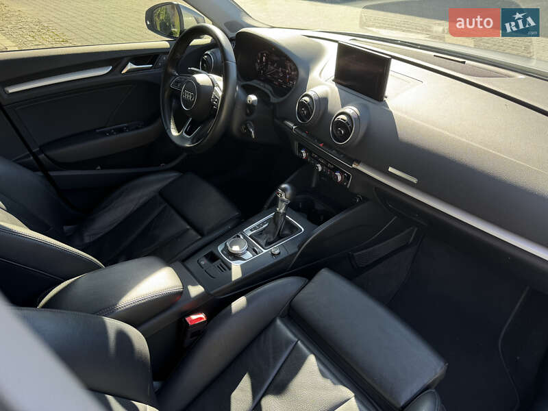Хэтчбек Audi A3 2018 в Львове