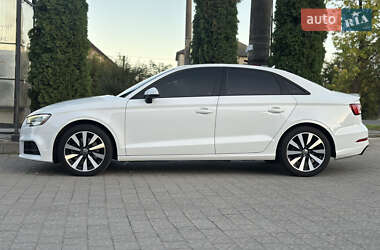 Седан Audi A3 2017 в Ивано-Франковске