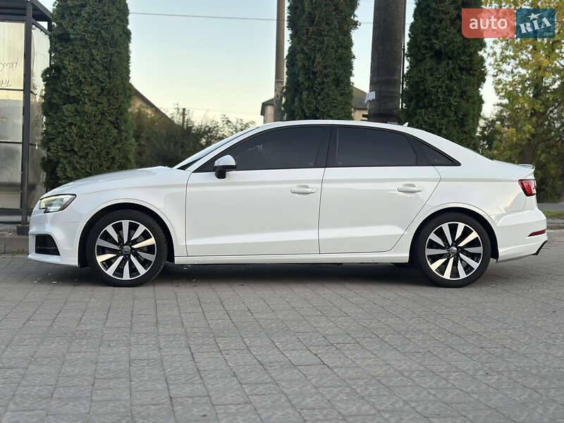 Седан Audi A3 2017 в Івано-Франківську