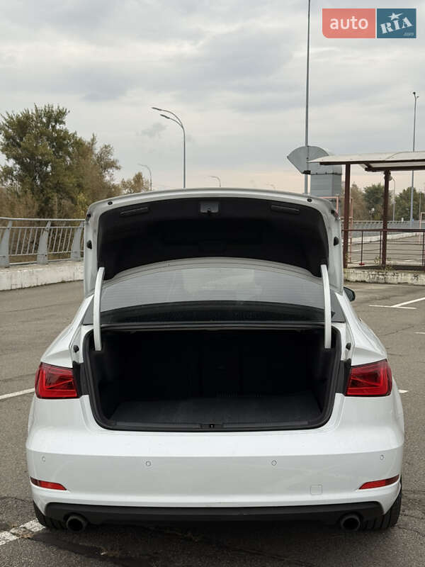 Седан Audi A3 2015 в Киеве