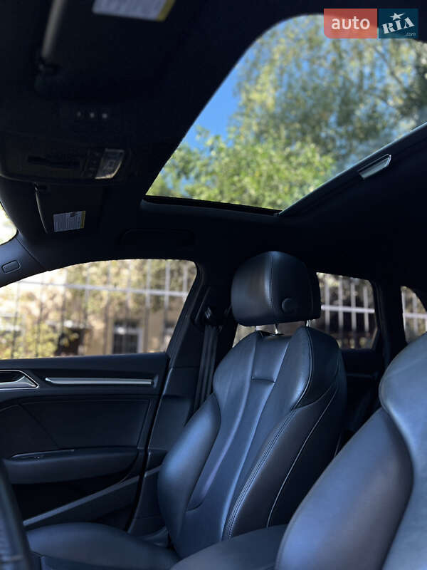 Седан Audi A3 2017 в Ровно