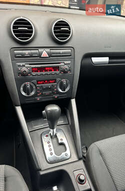 Хетчбек Audi A3 2004 в 