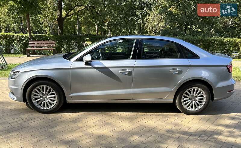 Седан Audi A3 2016 в Ирпене