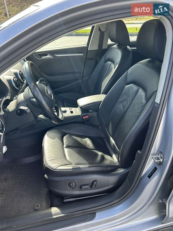 Седан Audi A3 2016 в Ирпене