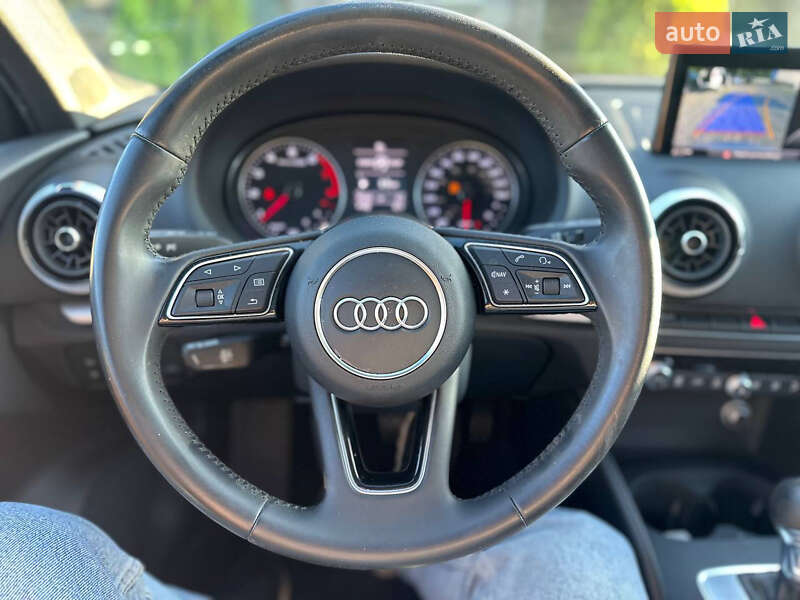 Седан Audi A3 2017 в Львові