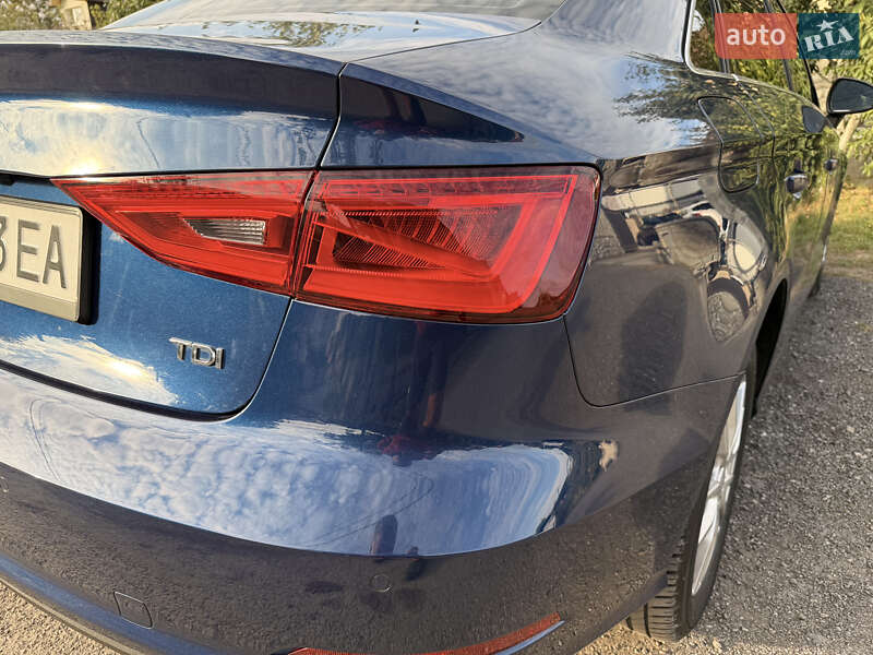Седан Audi A3 2015 в Івано-Франківську