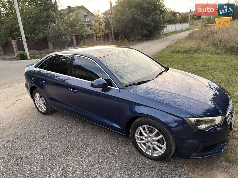 Седан Audi A3 2015 в Івано-Франківську