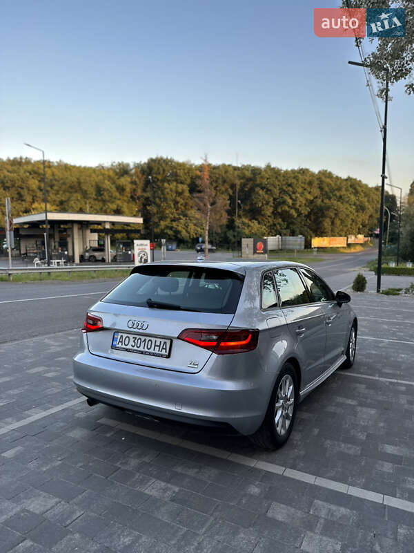 Хетчбек Audi A3 2015 в Ужгороді