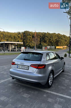 Хетчбек Audi A3 2015 в 