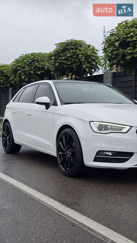 Хэтчбек Audi A3 2015 в Киеве