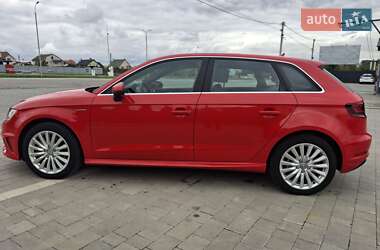 Хетчбек Audi A3 2015 в 