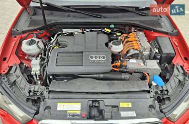 Хетчбек Audi A3 2015 в 