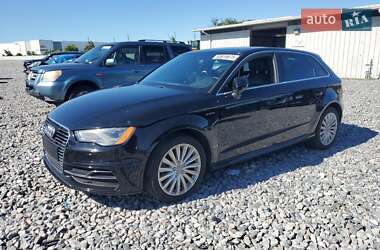 Хетчбек Audi A3 2016 в 