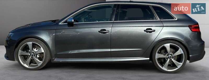 Хетчбек Audi A3 2016 в 