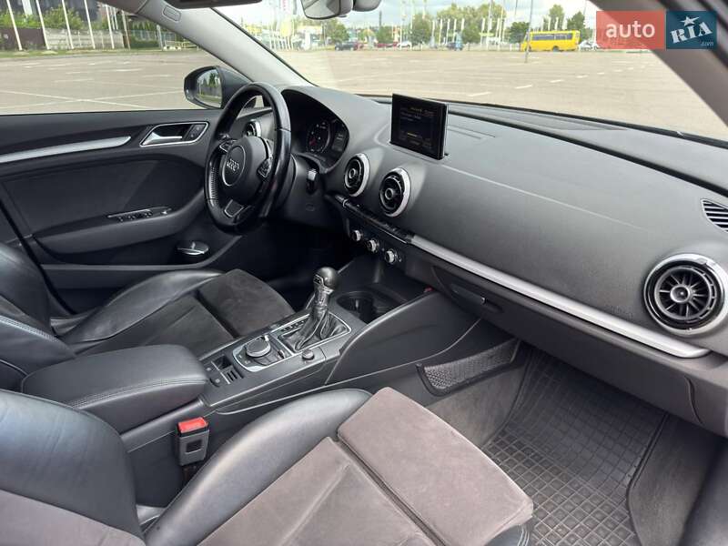 Хэтчбек Audi A3 2016 в Киеве