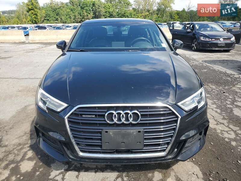 Седан Audi A3 2017 в Киеве