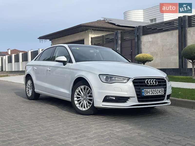 Седан Audi A3 2016 в Одессе