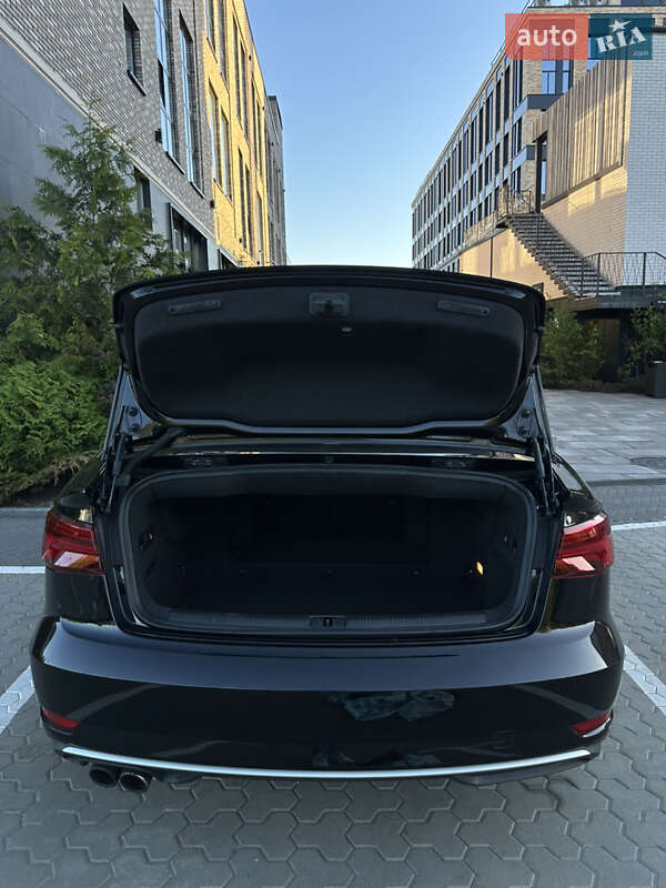 Кабріолет Audi A3 2018 в Києві