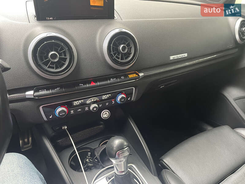 Хэтчбек Audi A3 2017 в Львове