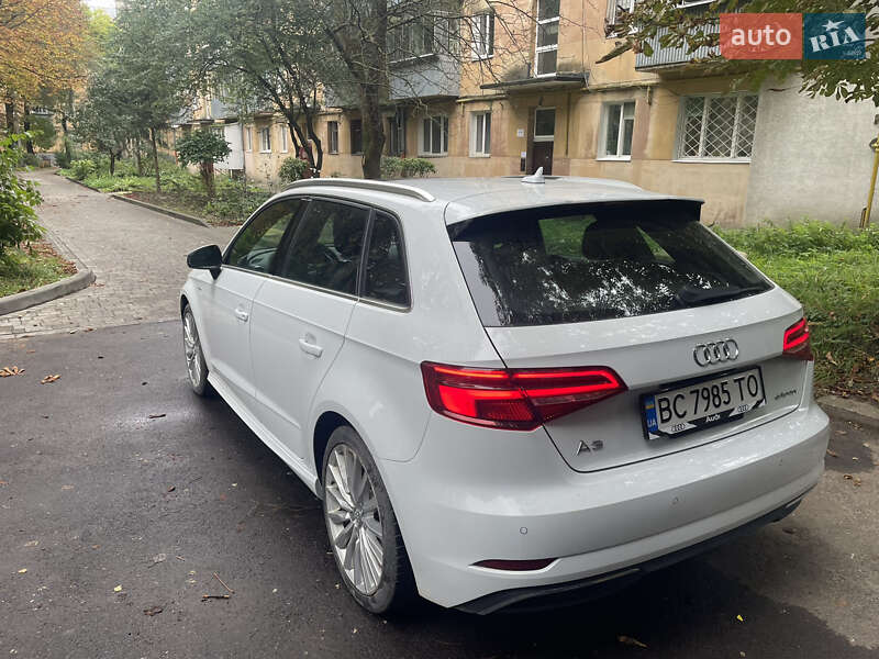 Хэтчбек Audi A3 2017 в Львове