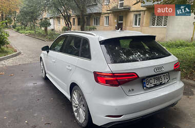 Хэтчбек Audi A3 2017 в 