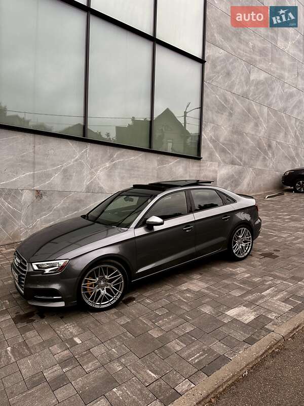 Седан Audi A3 2017 в Киеве