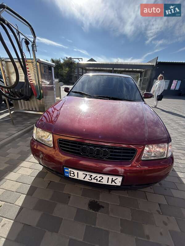 Хетчбек Audi A3 1998 в Лубнах