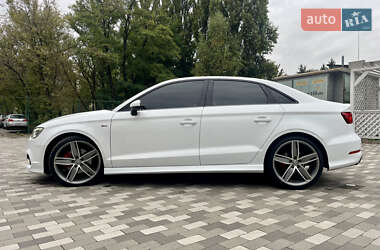 Седан Audi A3 2016 в 