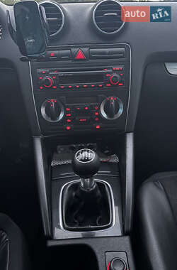 Хэтчбек Audi A3 2005 в 