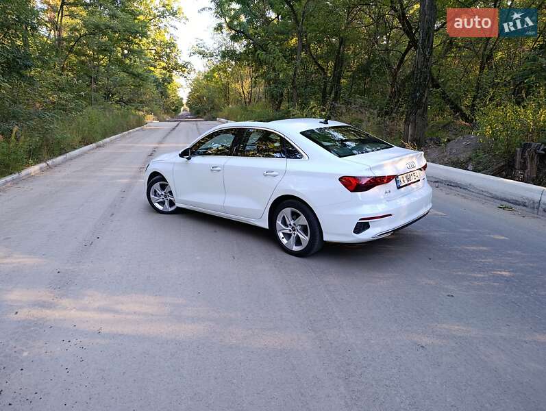 Седан Audi A3 2022 в Киеве