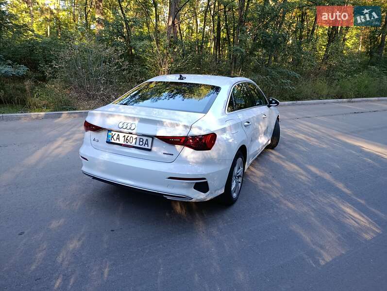 Седан Audi A3 2022 в Киеве