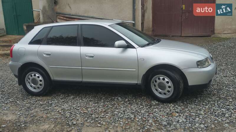Хэтчбек Audi A3 2002 в Чорткове