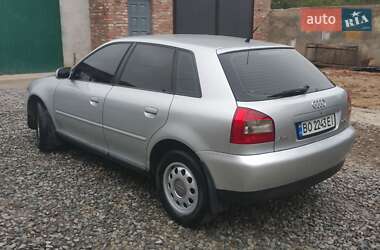 Хэтчбек Audi A3 2002 в 
