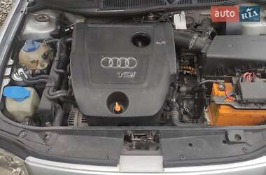 Хэтчбек Audi A3 2002 в 