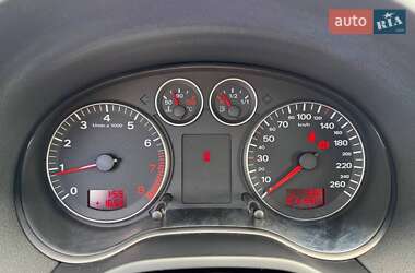 Хэтчбек Audi A3 2005 в 