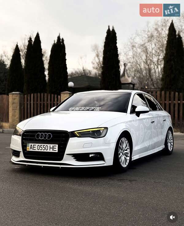 Седан Audi A3 2016 в Днепре