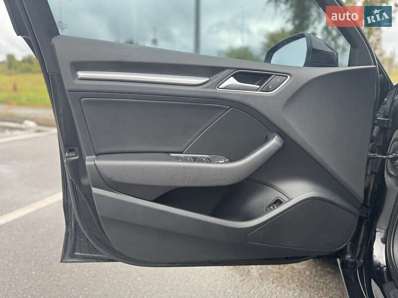 Седан Audi A3 2015 в Киеве