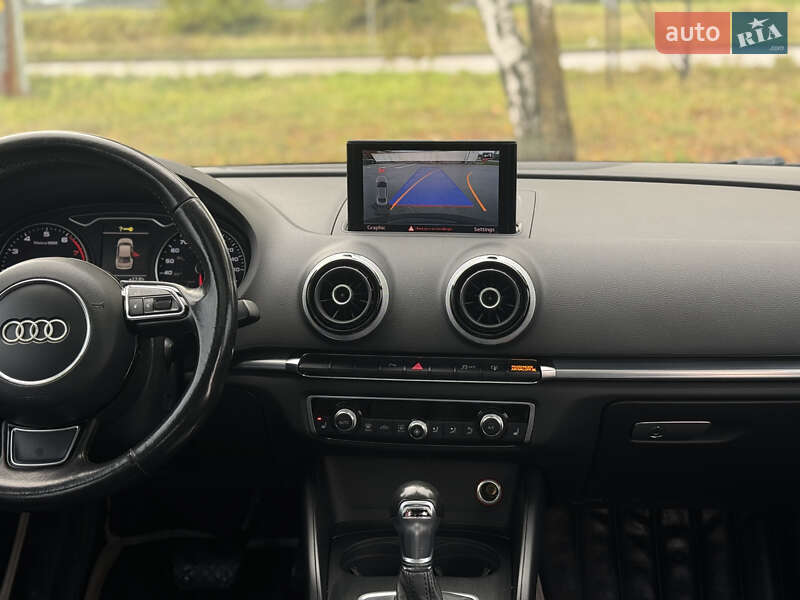 Седан Audi A3 2015 в Киеве