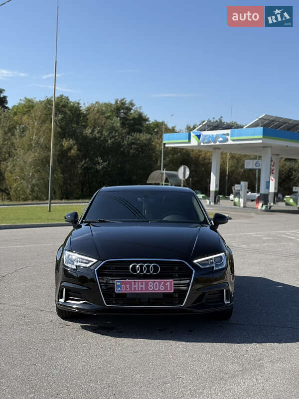 Седан Audi A3 2018 в 