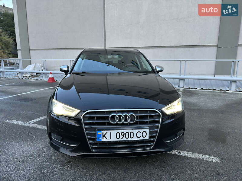 Хэтчбек Audi A3 2016 в Киеве