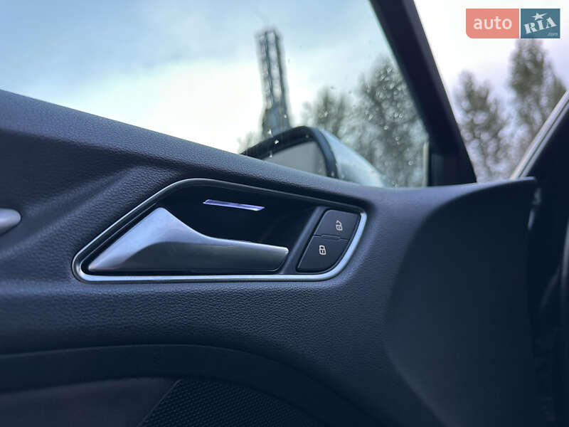 Хэтчбек Audi A3 2016 в Киеве