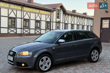 Хэтчбек Audi A3 2004 в 