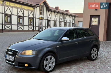 Хэтчбек Audi A3 2004 в 