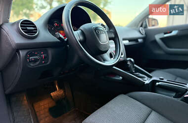Хэтчбек Audi A3 2004 в 