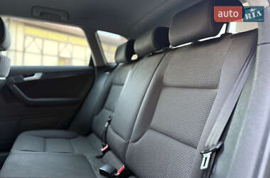 Хэтчбек Audi A3 2004 в 
