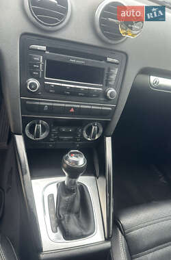 Хэтчбек Audi A3 2010 в 