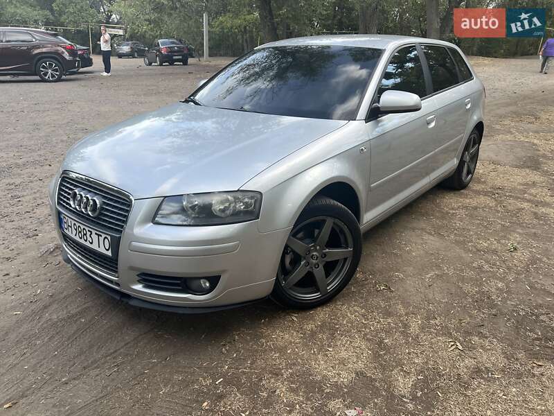 Хэтчбек Audi A3 2006 в 